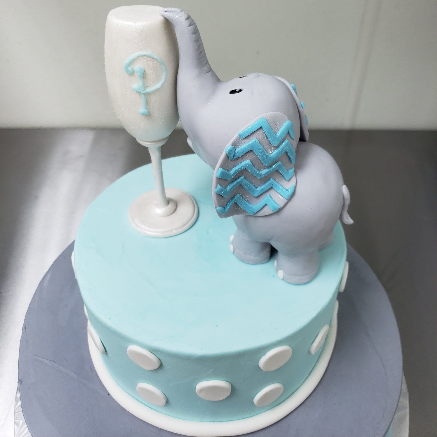 Fondant Elephant Cake Topper With Fondant Balloon, Christening Cake  Decoraion, Boy 1 Birthday Cake, Elephant Cake Topper, Fondant Balloon - Etsy